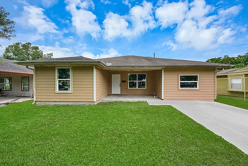 608 Trinity Ln Photo 1