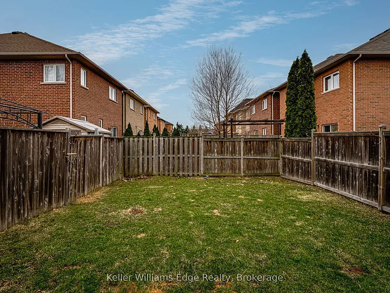 93 Glendarling Cres — Photo 46