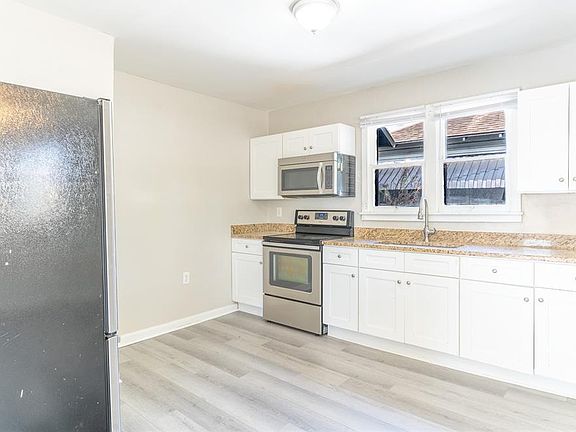 4th image of 106 Avenue D SW