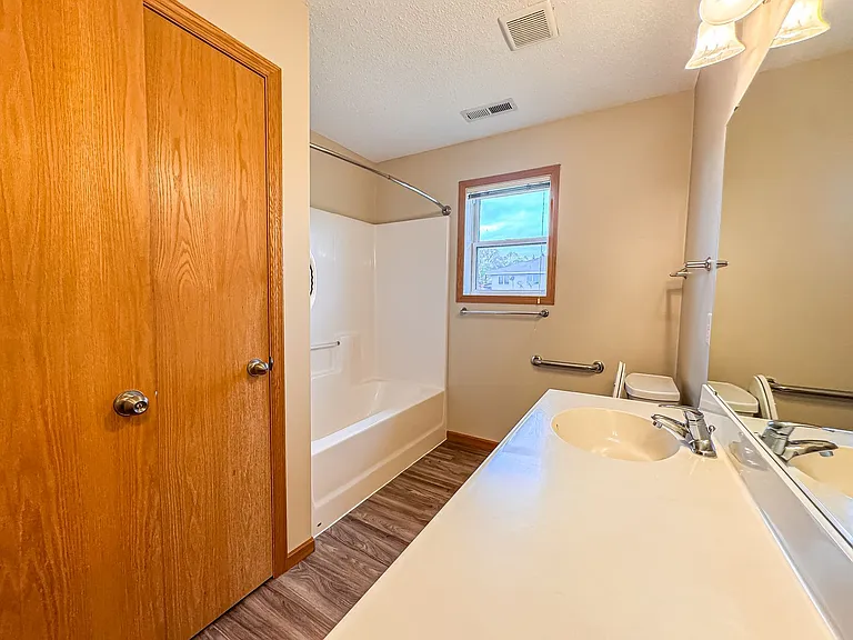 1560B Gunston Dr — Photo 9