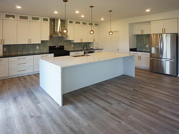 Kitchen looks like a million dollars home