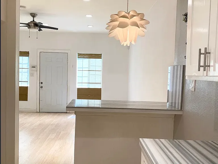 219 Columbia Pl #219 — Photo 10