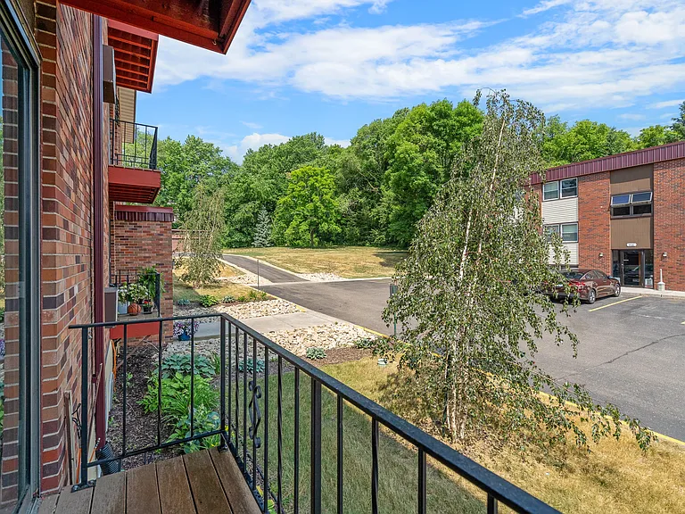 Lily Lake Terrace — Photo 8