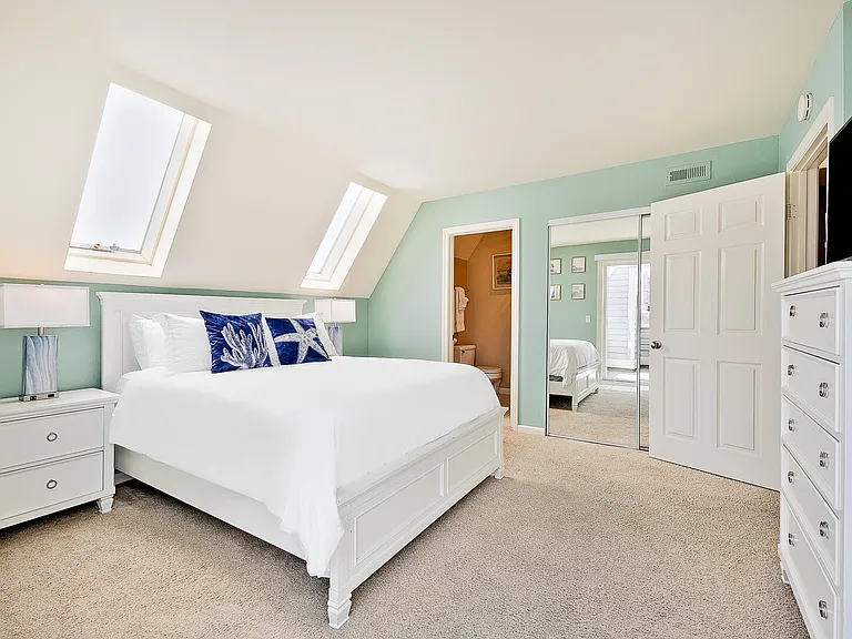 722 Isthmus Ct — Photo 15