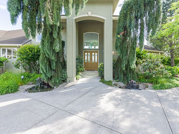 3rd image of 22215 NE 128th Cir