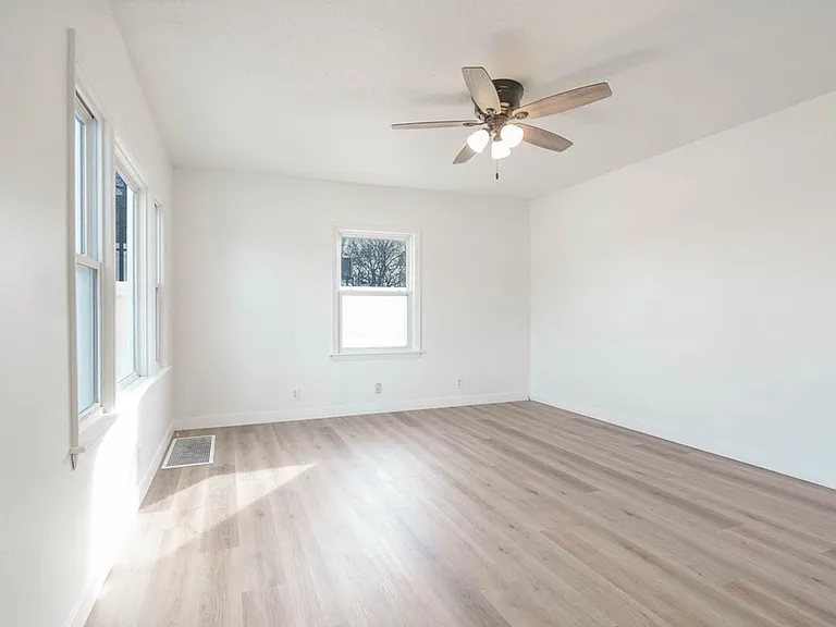 2303 Main St — Photo 4