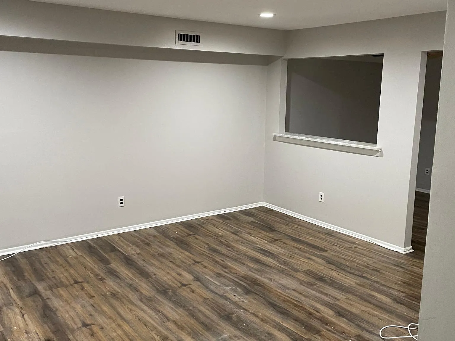1029 Oakwood Dr — Photo 2