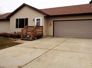 212 Pine Dr, Luverne, MN 56156