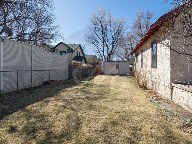 615 E Washington St — Photo 11