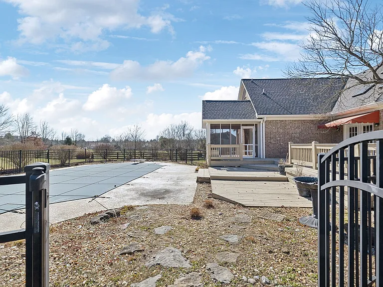 4115 Jensome Ln — Photo 40