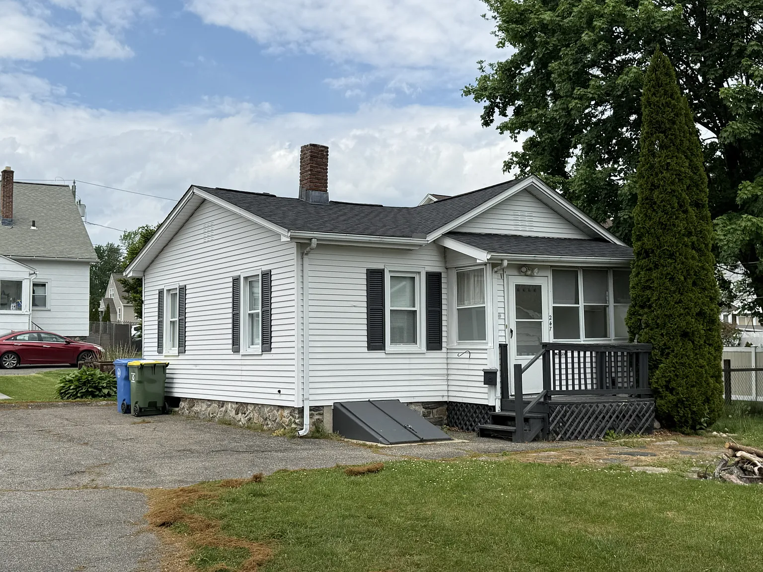 247 Edin Avenue — Photo 1