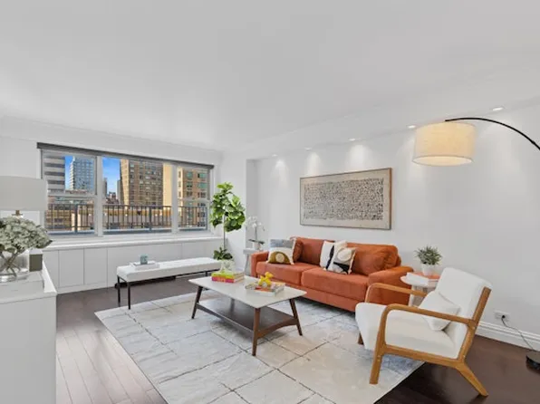 420 East 72nd Street image 2 of 12