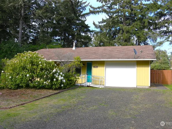 142 Octopus Avenue NE, Ocean Shores, WA 98569