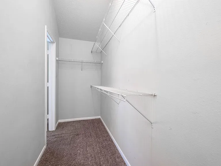 927 Hannah Falls Ln — Photo 27