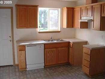 2nd image of 19016 SE Yamhill St