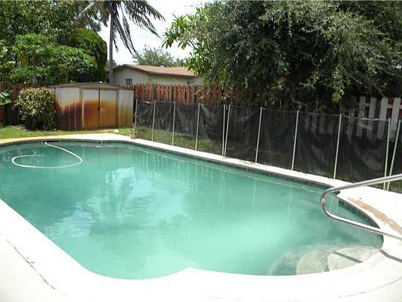 3rd image of 7821 NW 44th Ct