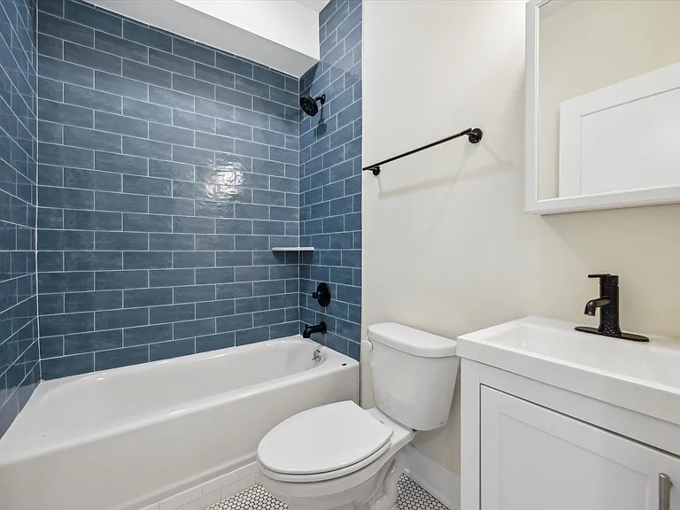 1804 W Berks St — Photo 58