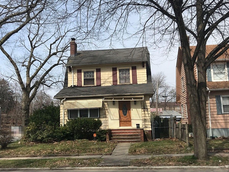 1st image of 33 Leslie St