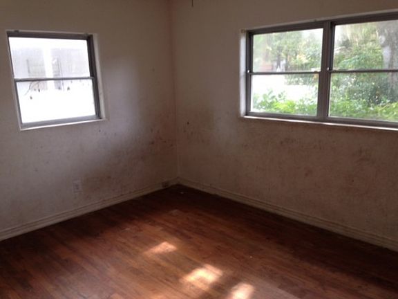 2nd image of 2423 E Washington St