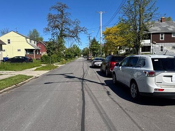 5th image of 990 Evangeline Rd