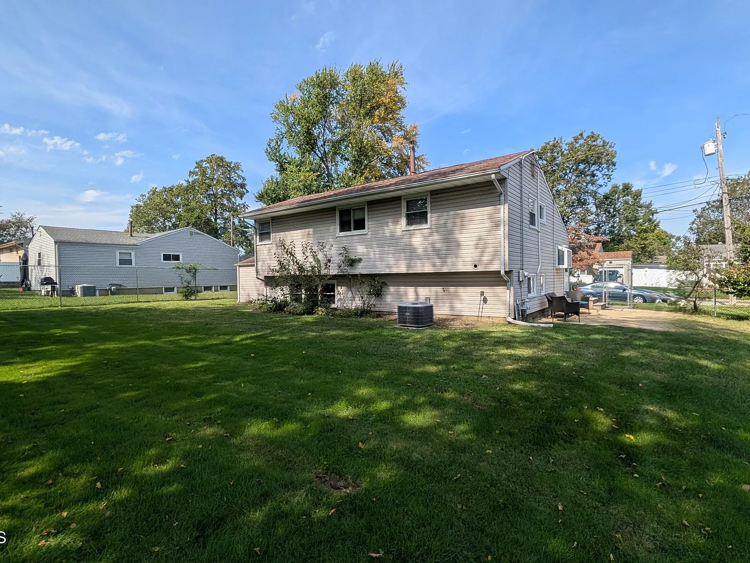 3 bed, 1326 sqft, $4,000 — Photo 2