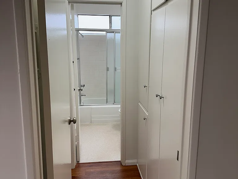 1009 N Hayworth Ave #4 — Photo 12
