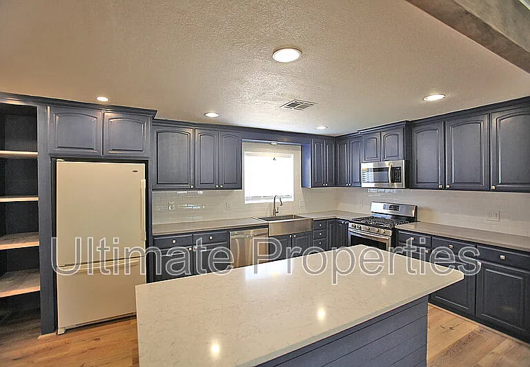 4129 E Bluefield Ave — Photo 7