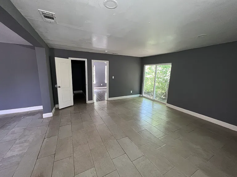 2224 Morrell Ave — Photo 7