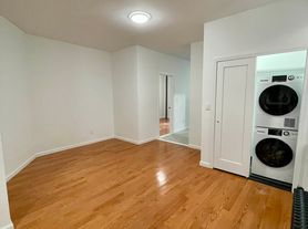 33-09 31st Ave