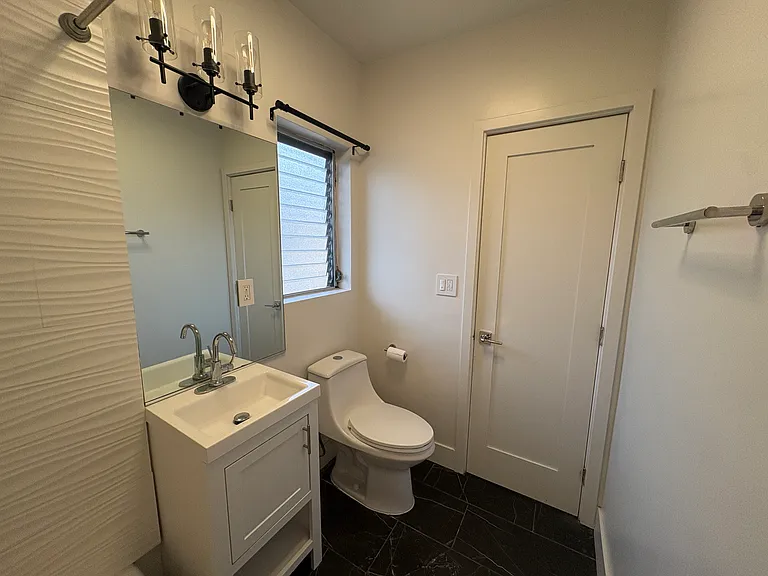2176 Venice Blvd #11 — Photo 17