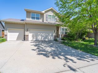 224 S 83rd St, West Des Moines, IA 50266