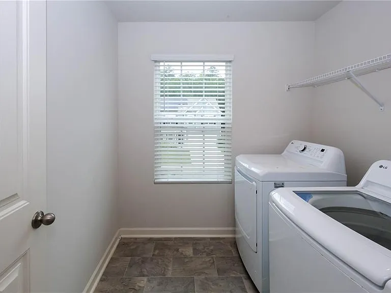 7566 Jennadee Dr — Photo 38
