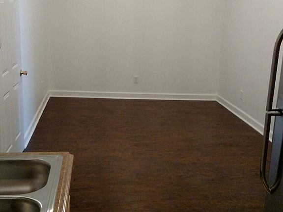 Living room w/hardwood floor