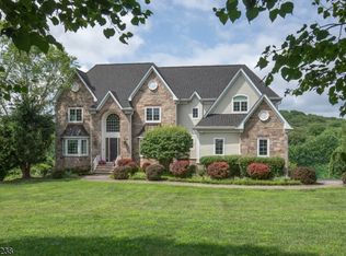 11 Trout Brook Ct, Chester, NJ 07930