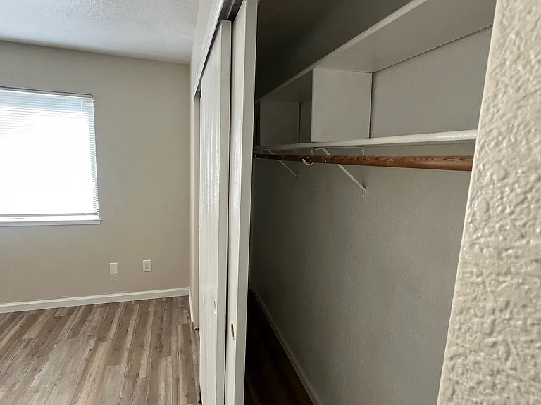 Masterbedroom Closet