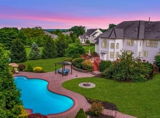 27 Messenger Ln, Ringoes, NJ 08551