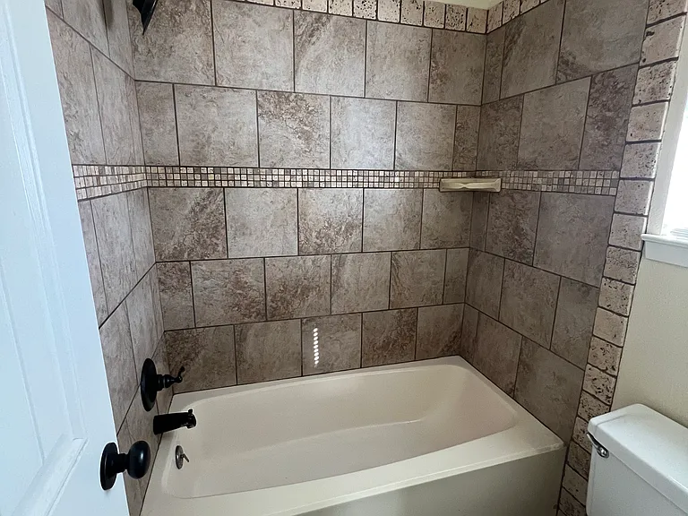 1535 Cleo St — Photo 6