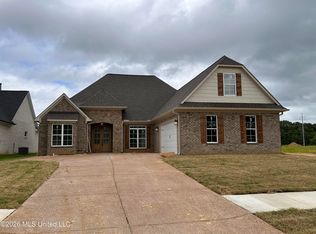 3636 Hatton Dr, Nesbit, MS 38651