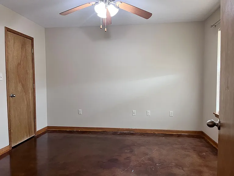 4440 Brown St — Photo 7
