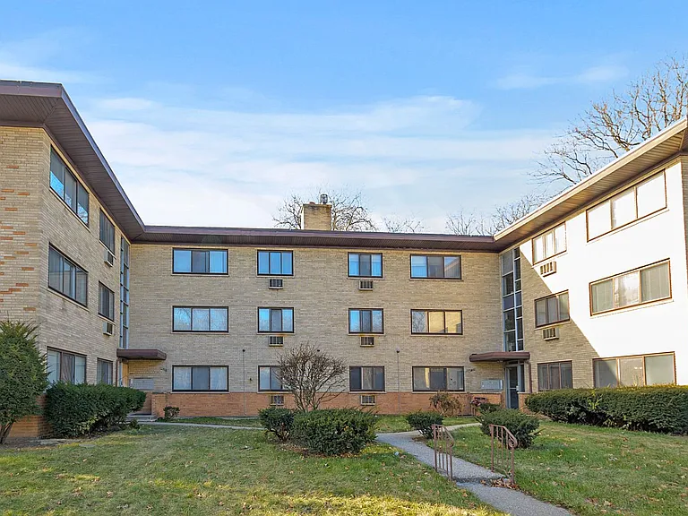 10604 S Walden Pkwy #3B — Photo 1