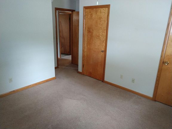 4th image of 1619 Division Street Ext