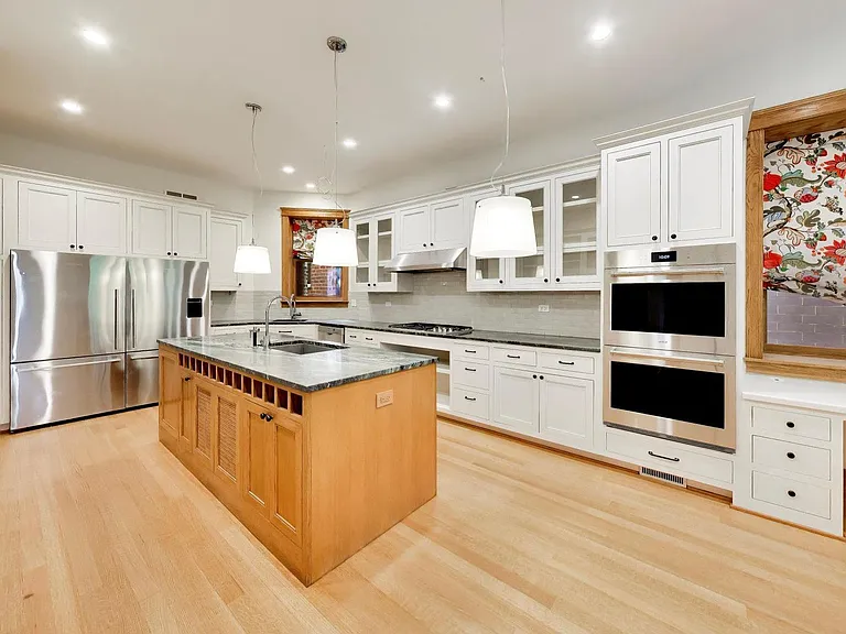 3752 N Wayne Ave — Photo 6