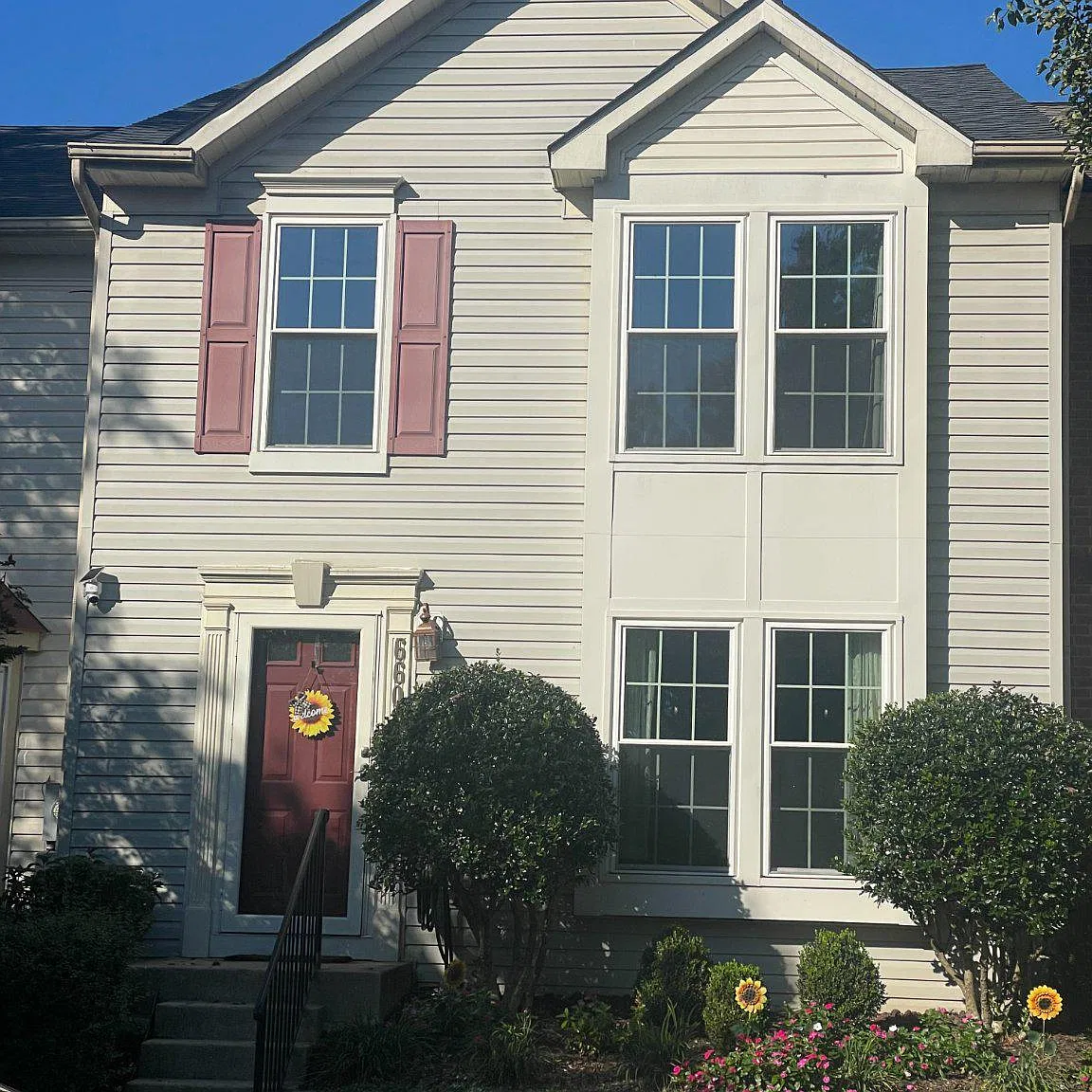 3 bed, 3.0 bath, 1384 sqft, $2,500 — Photo 1