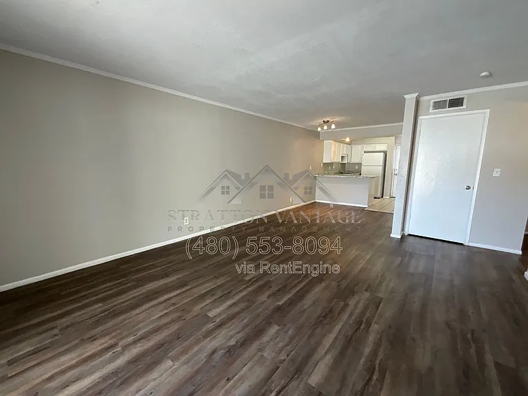 810 E Colter St #14 — Photo 5