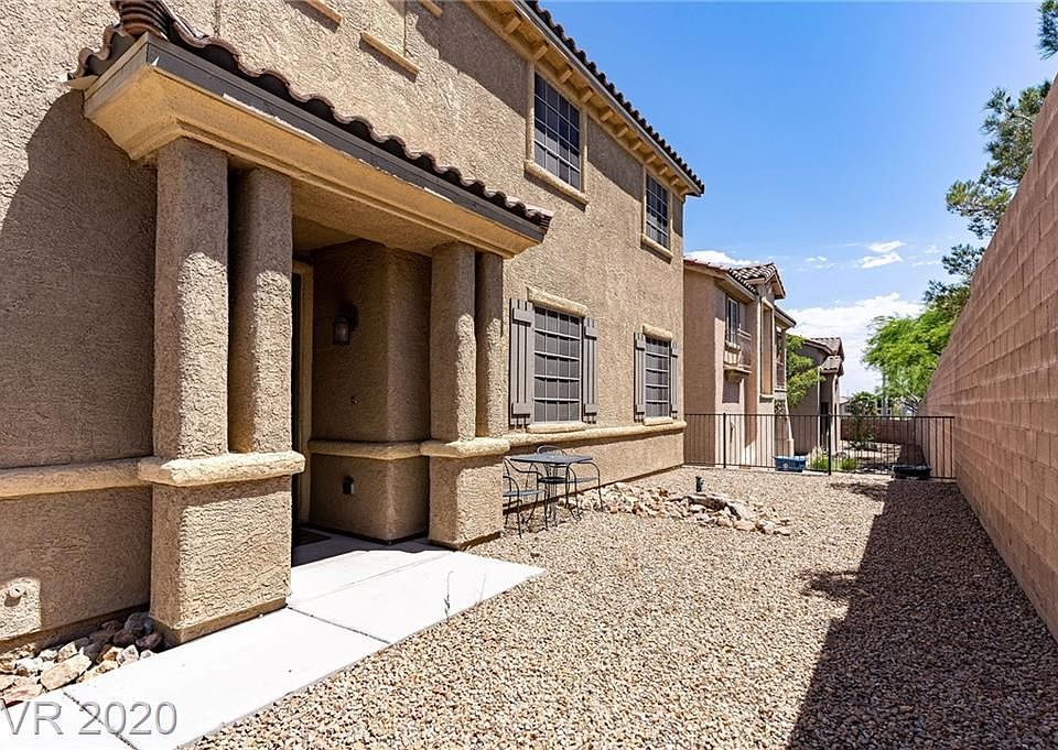 1st image of 4023 Sparrow Rock St