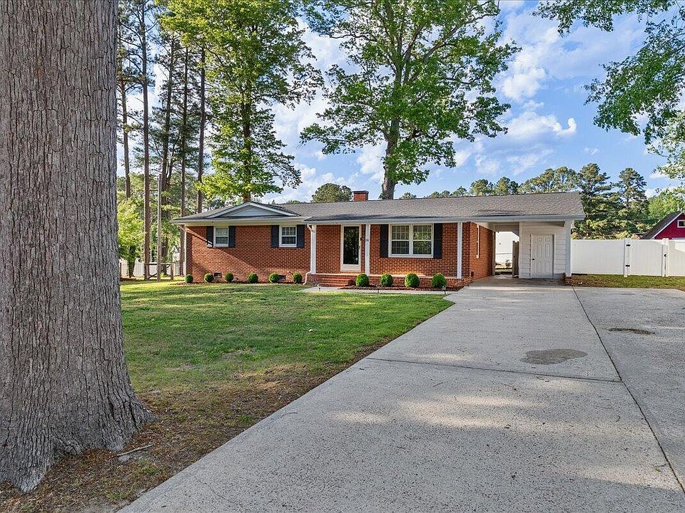 1st image of 114 Edgewood Dr