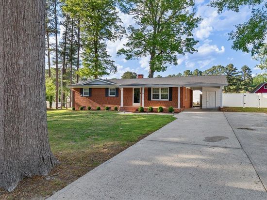 114 Edgewood Dr, Louisburg, NC 27549