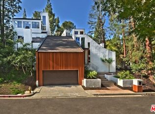 4833 Queen Victoria Rd, Woodland Hills, CA 91364