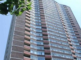 3100 Kirwin Ave #704, Mississauga, ON L5A 3S6