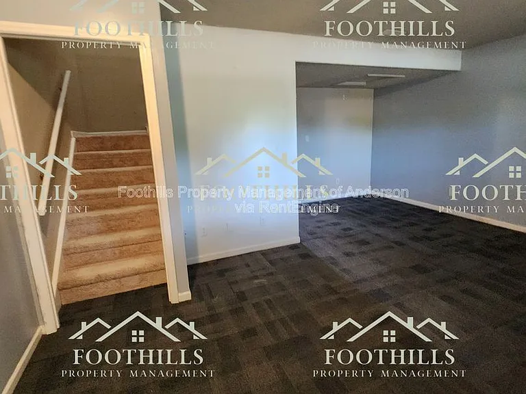 208 N Major Rd #B — Photo 2